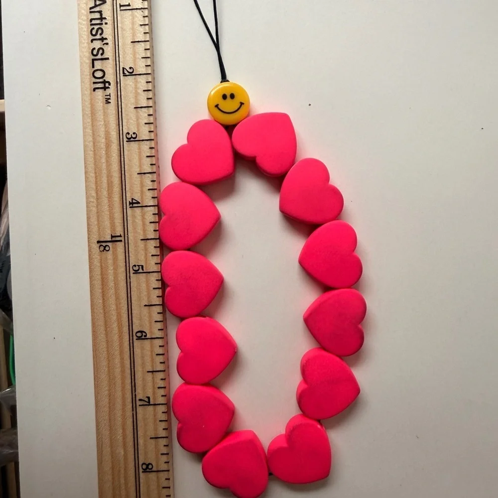 💖 Neon Pink Happy Face Phone Charm – Kawaii / Coquette / Soft Girl 💖